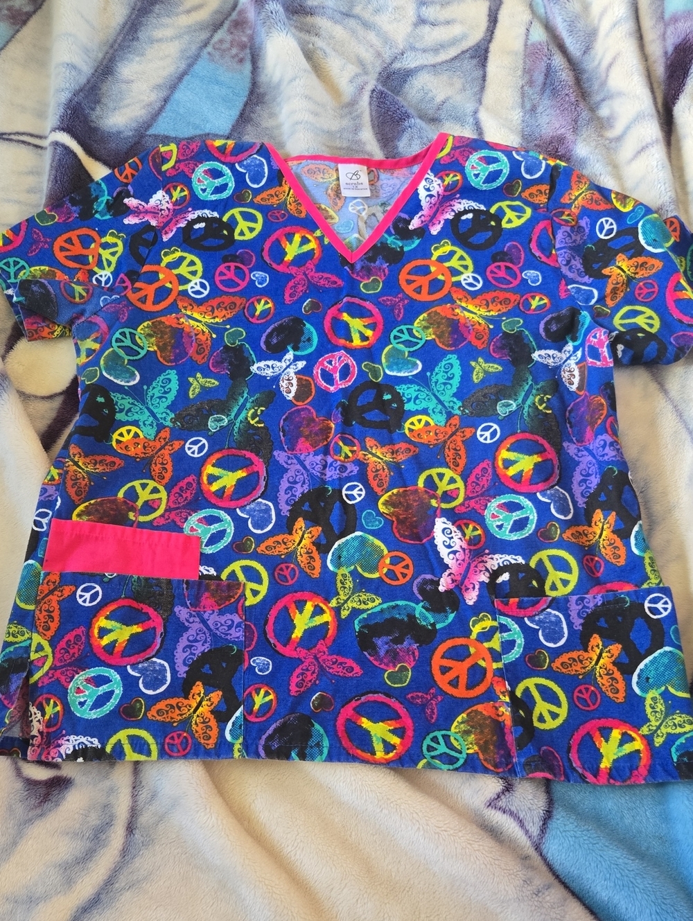 Bright Peace Sign Womans Scrub Top - Pink Trim